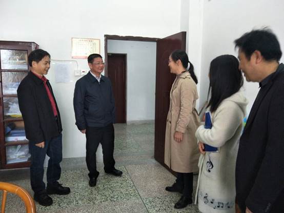 说明:G:\林-工作\网站投稿\2019\20190220 教学动态 林婧 学院领导亲临视察教师教育系期初工作\QQ图片20190220155437.jpg