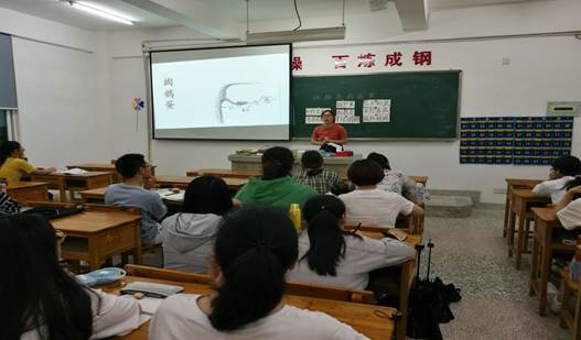 说明:G:\林-工作\网站投稿\2019\20190505 教学动态 白碧慧 教师教育系强化师范生教学技能训练打造明日优秀教师\IMG_20190426_192255.jpg